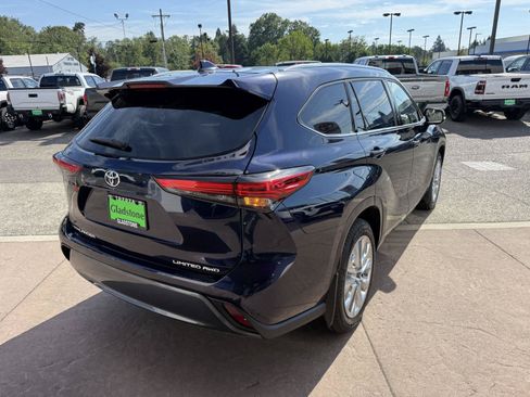 Used 2023 Toyota Highlander Limited AWD/4WD image 6
