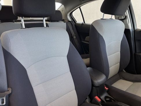 Used 2014 Chevrolet Cruze LS image 20