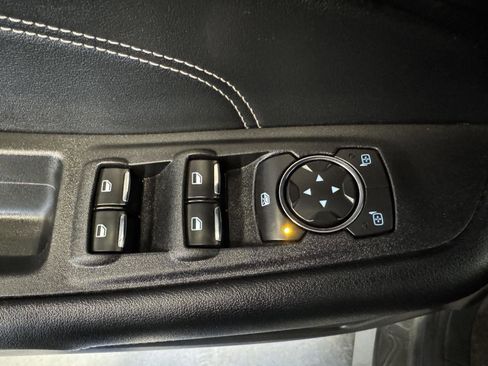 Used 2022 Ford Edge Titanium image 17