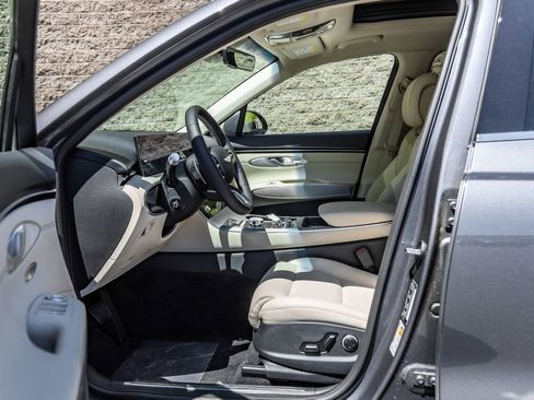 New 2026 Genesis GV70 2.5T Select AWD/4WD image 12