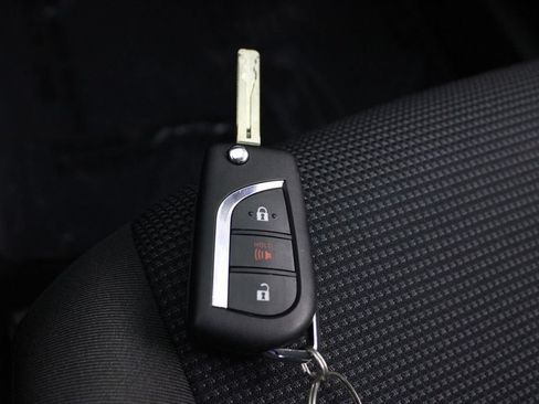 Used 2025 Toyota RAV4 LE AWD/4WD image 29