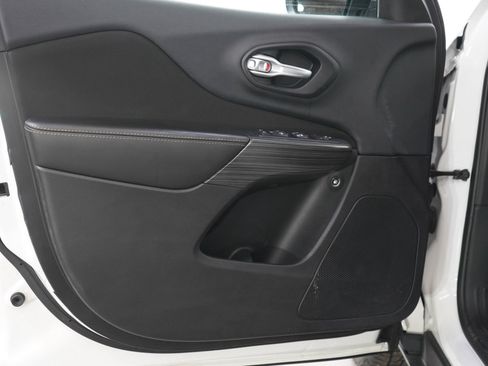 Used 2016 Jeep Cherokee Latitude w/ Safety/Convenience Group image 18