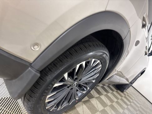 Used 2025 Nissan Rogue SL w/ Tech Package image 34