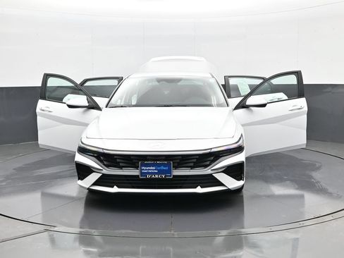Certified 2024 Hyundai Elantra SEL FWD image 32
