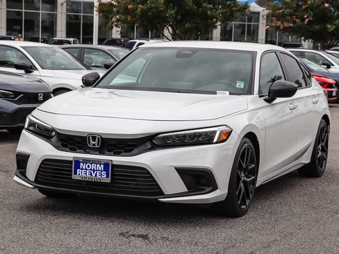 Certified 2024 Honda Civic Sport image 3