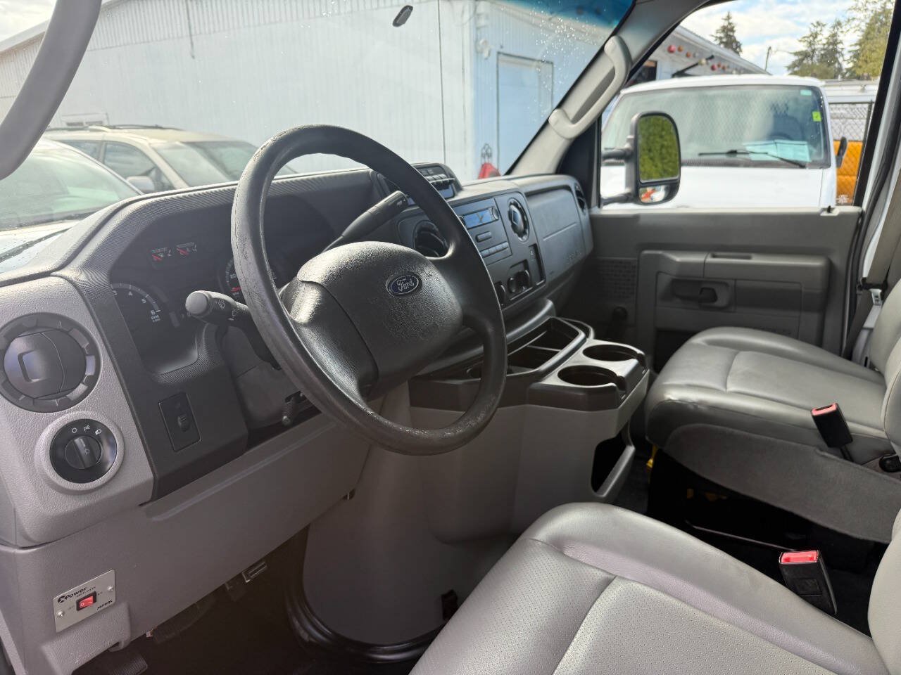 Used 2017 Ford E-350 and Econoline 350 Super Duty RWD image 43