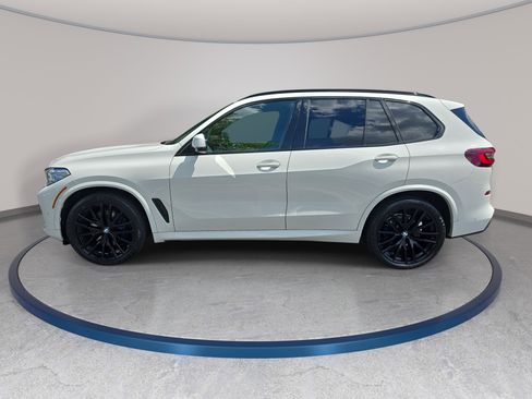 Used 2022 BMW X5 xDrive40i w/ M Sport Package AWD/4WD image 8