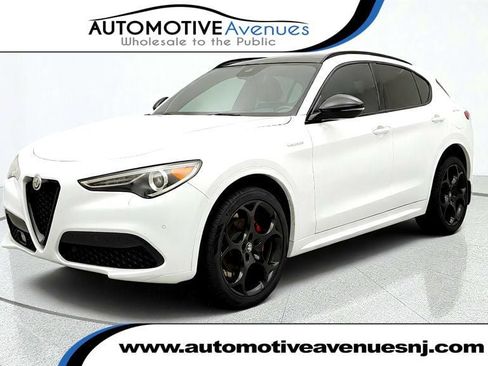 Used 2023 Alfa Romeo Stelvio Veloce AWD/4WD image 1