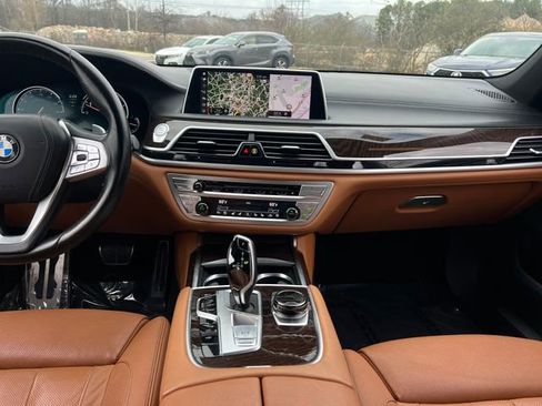 Used 2019 BMW 740i w/ Executive Package image 17