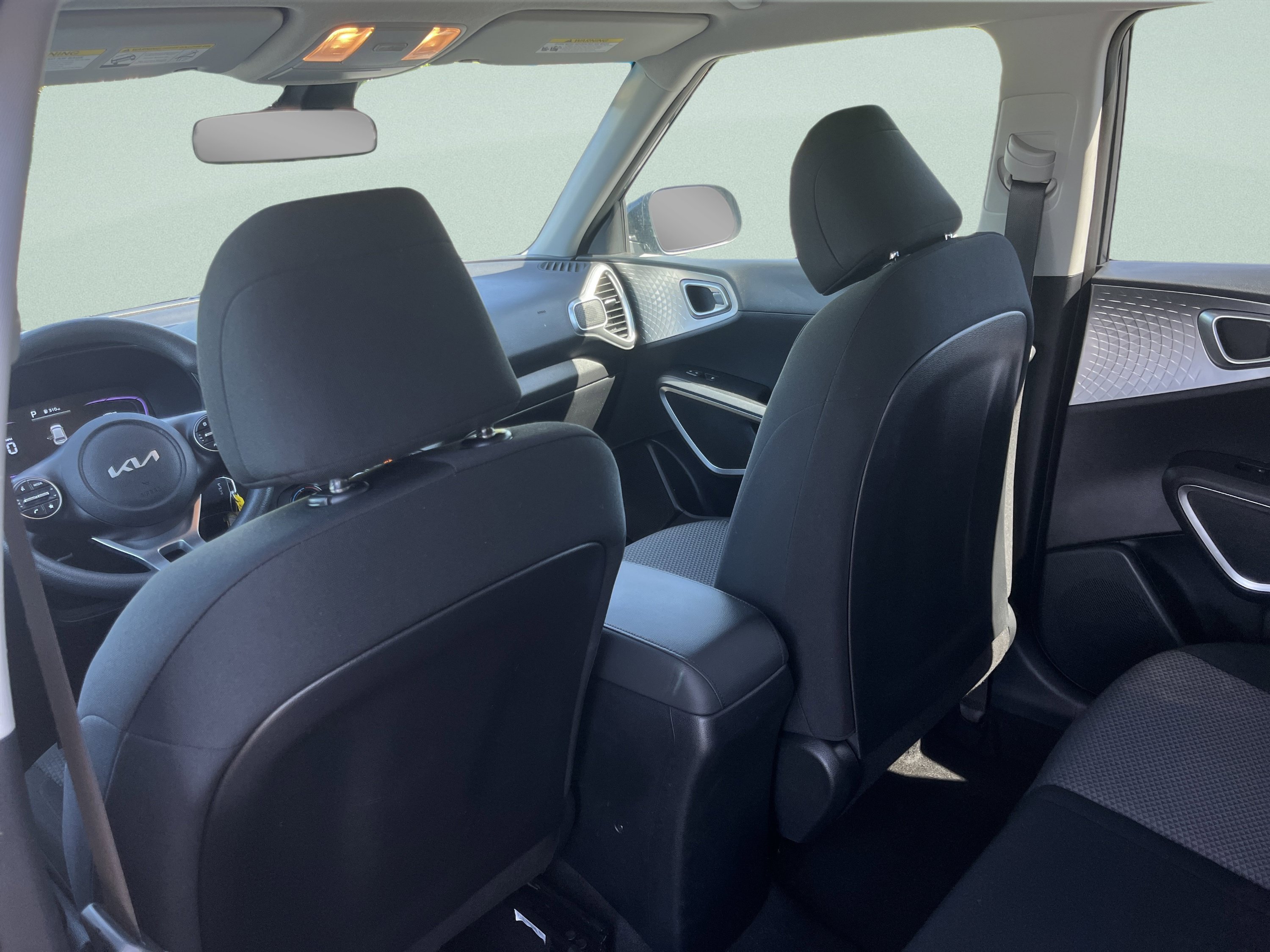 Used 2025 Kia Soul LX w/ LX Technology Package FWD image 22