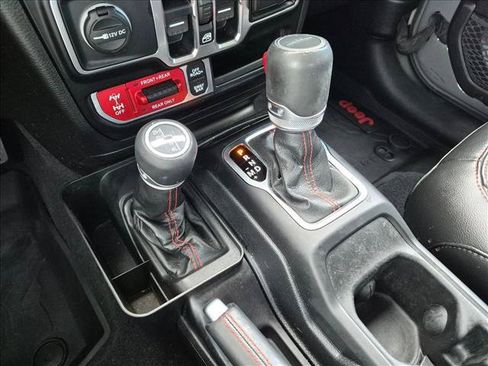 Used 2020 Jeep Gladiator Rubicon AWD/4WD image 16