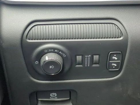 Certified 2023 Jeep Grand Wagoneer Series II AWD/4WD image 31
