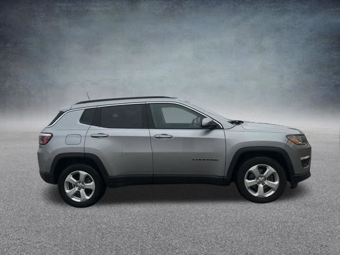 Used 2018 Jeep Compass Latitude w/ Popular Equipment Group image 5