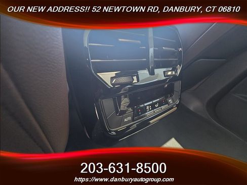 Used 2023 BMW iX xDrive50 w/ Sport Package AWD/4WD image 9