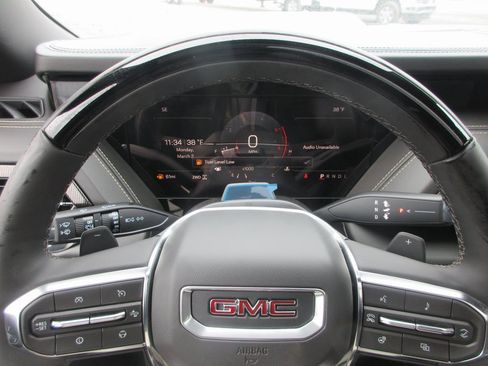 New 2026 GMC Yukon XL Elevation image 18