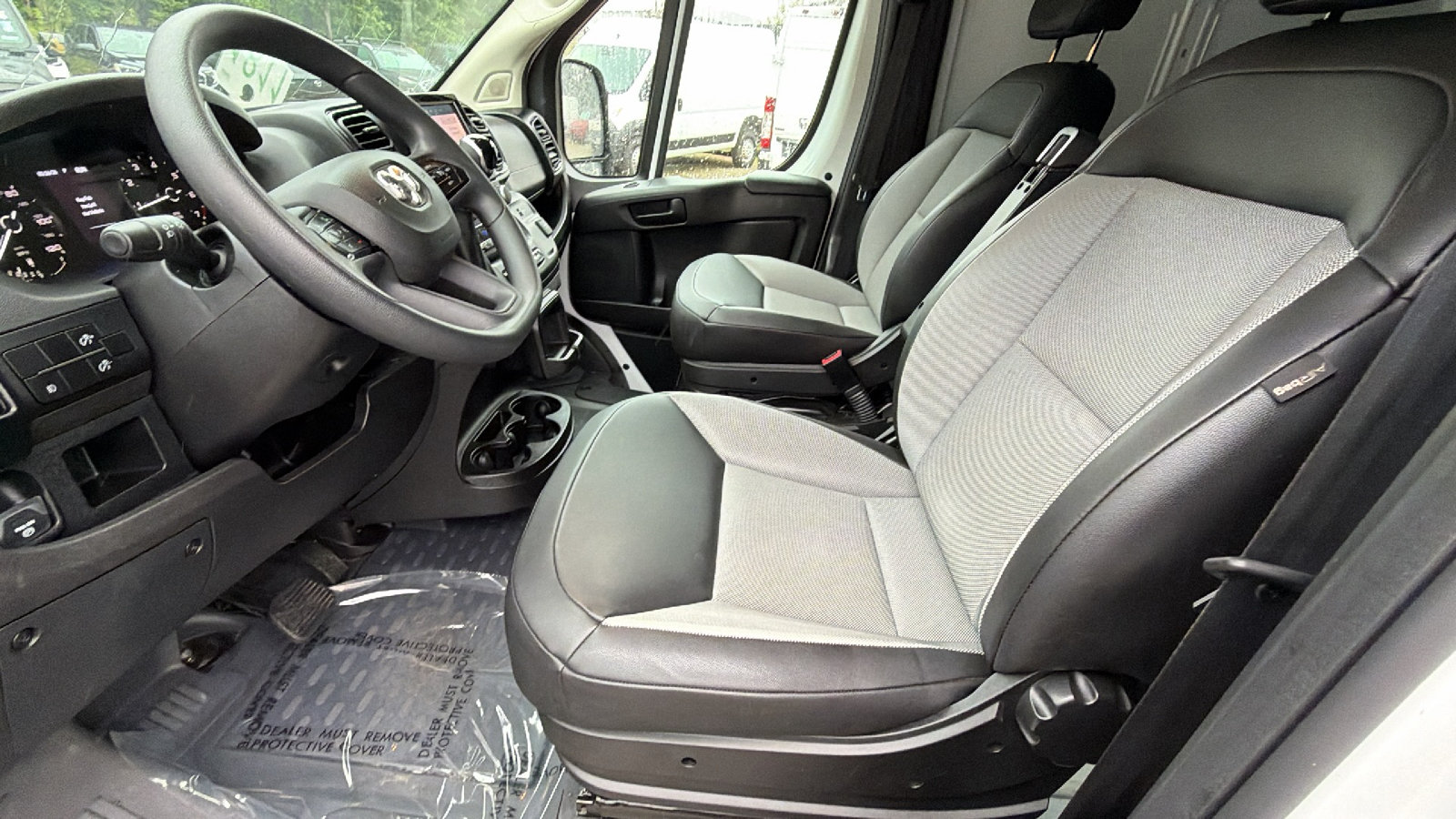Used 2024 RAM ProMaster 2500 w/ Convenience Group FWD image 17
