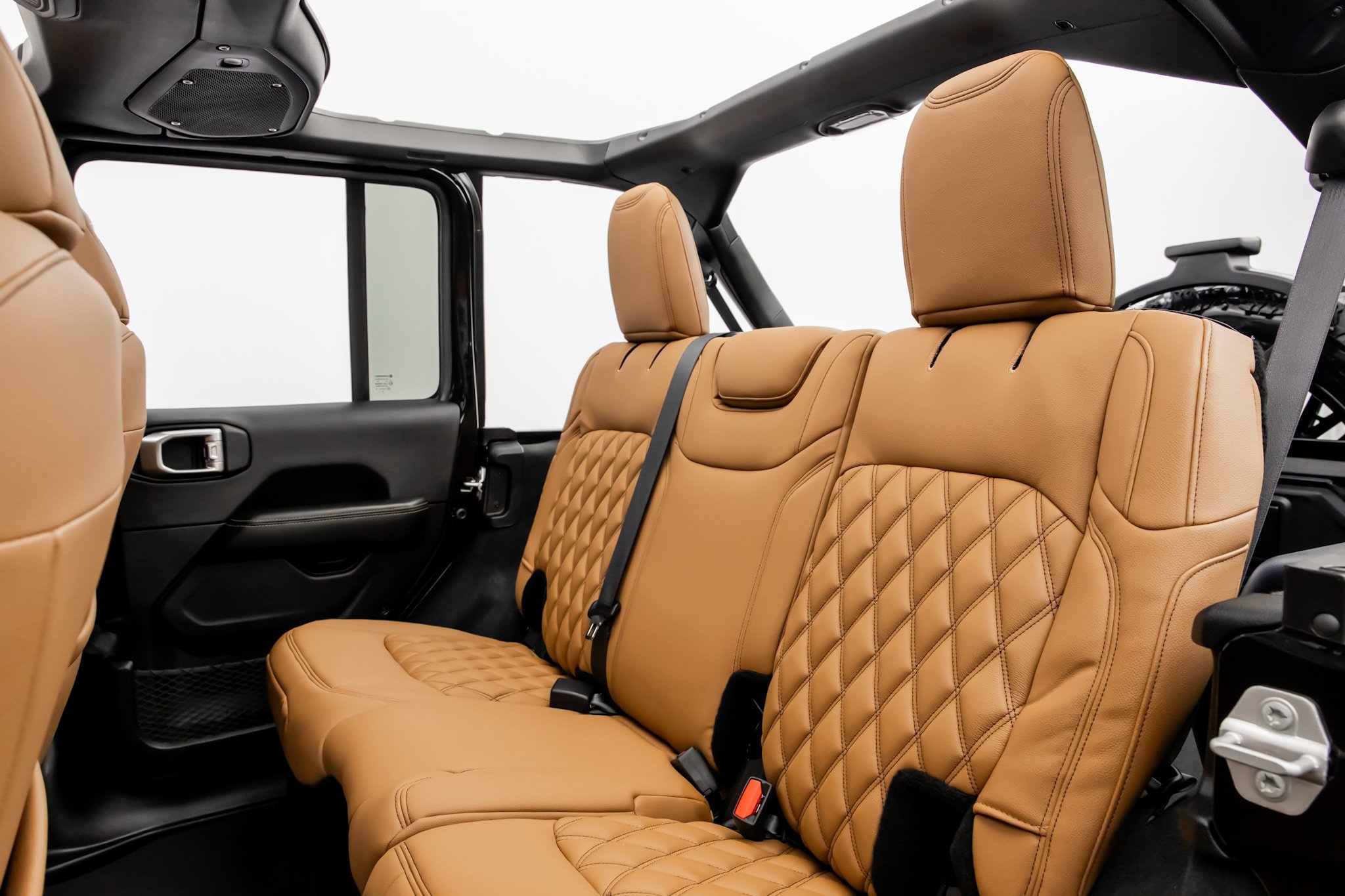 Used 2026 Jeep Wrangler Unlimited Sahara AWD/4WD image 34