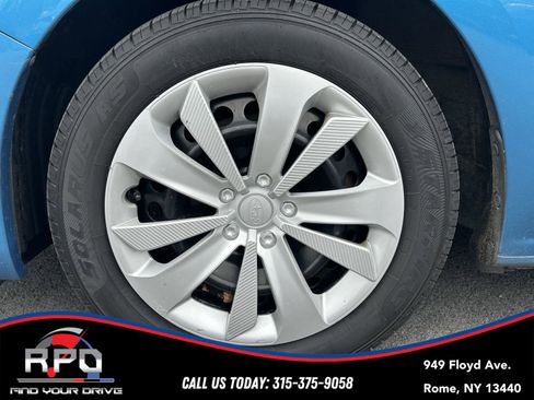 Used 2017 Subaru Impreza 2.0i image 11