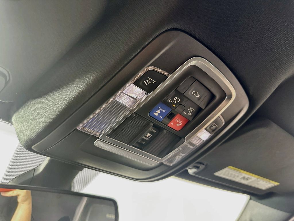 Used 2019 RAM 1500 Laramie RWD image 33