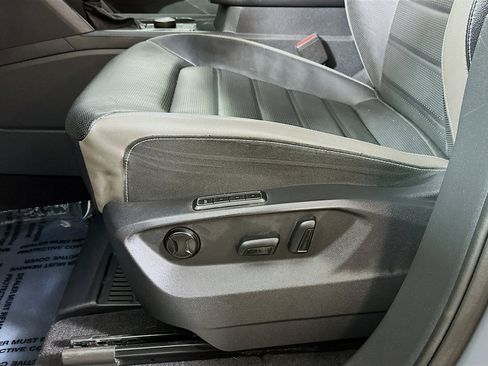 Used 2020 Volkswagen Atlas Cross Sport SEL Premium image 20