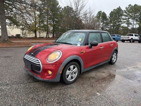 Used 2015 MINI Cooper 4-Door Hardtop image 1