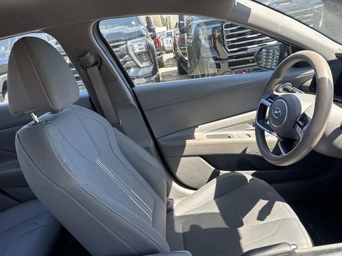 Used 2021 Hyundai Elantra SEL image 13