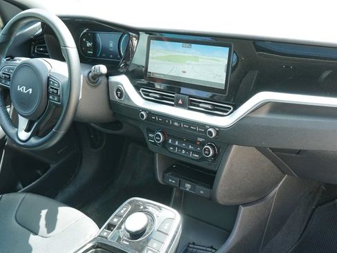 Certified 2022 Kia Niro EX Premium FWD image 25