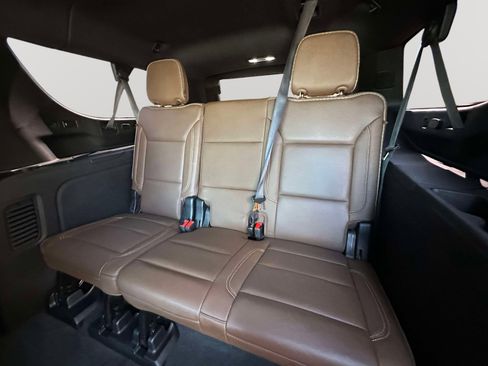 Certified 2023 Chevrolet Suburban High Country w/ Advanced Technology Package image 34