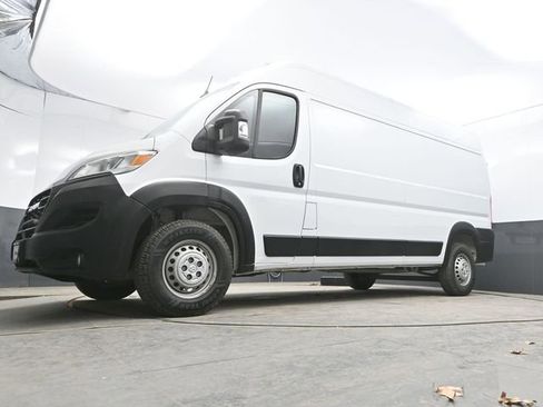 Used 2024 RAM ProMaster 2500 w/ Convenience Group image 33