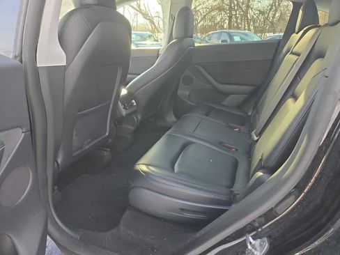 Used 2021 Tesla Model Y Long Range image 9
