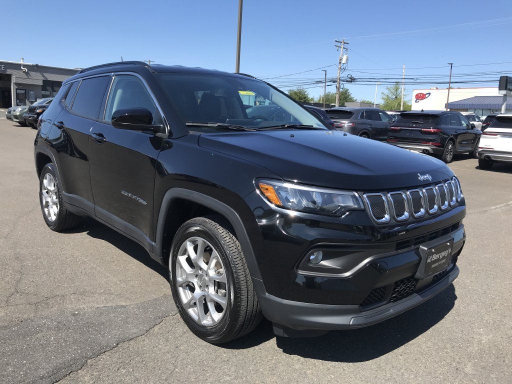 Used 2022 Jeep Compass Latitude AWD/4WD image 7