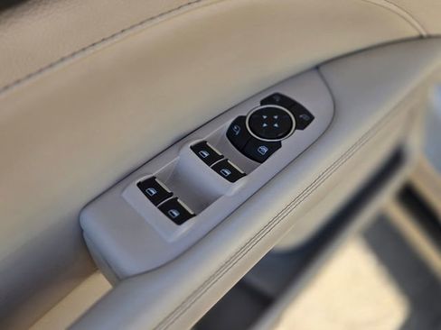 Used 2017 Lincoln MKZ Reserve FWD image 17