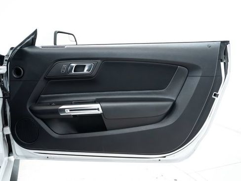 Used 2018 Ford Mustang GT RWD image 22