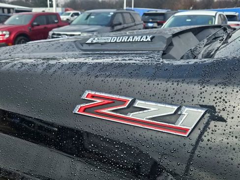 Used 2024 Chevrolet Silverado 2500 LTZ w/ LTZ Convenience Package image 11