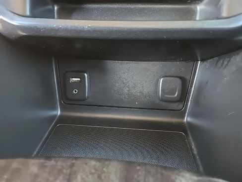 Used 2015 GMC Canyon SLE w/ SLE Convenience Package image 31