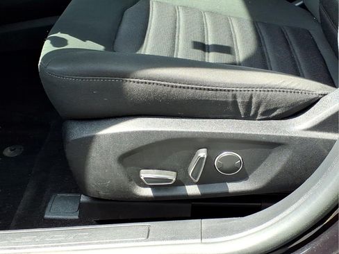 Used 2020 Ford Fusion SE AWD/4WD image 11