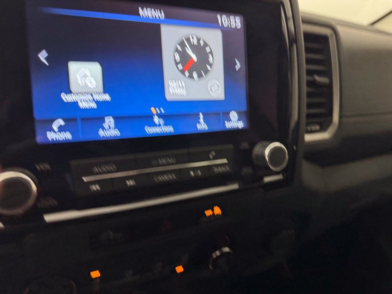 Used 2024 Nissan Frontier SV RWD image 19