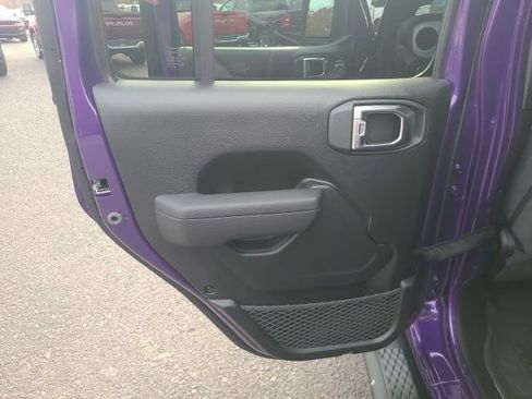 New 2026 Jeep Gladiator Sport AWD/4WD image 17