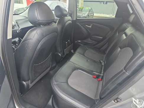 Used 2010 Hyundai Tucson GLS image 8