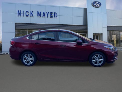 Used 2017 Chevrolet Cruze LT w/ Convenience Package image 18