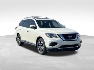 Used 2019 Nissan Pathfinder Platinum image 1