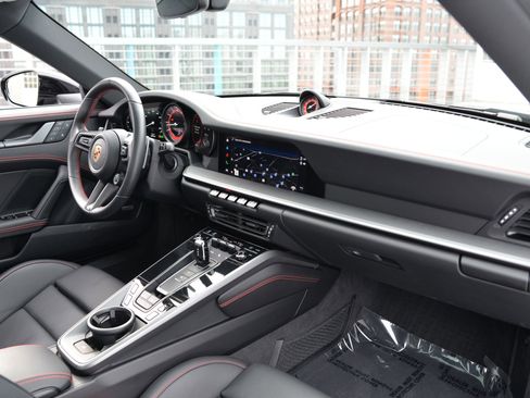 Certified 2024 Porsche 911 Carrera image 22