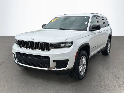Used 2023 Jeep Grand Cherokee L Laredo RWD image 8