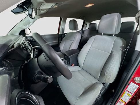 Certified 2018 Toyota Tacoma SR5 image 17