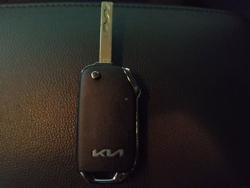 Used 2020 Kia Soul LX FWD image 32