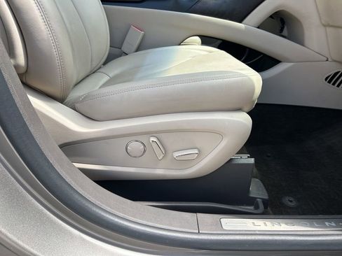Used 2017 Lincoln MKX Reserve AWD/4WD image 43