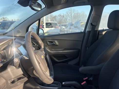 Used 2017 Chevrolet Trax LS image 12