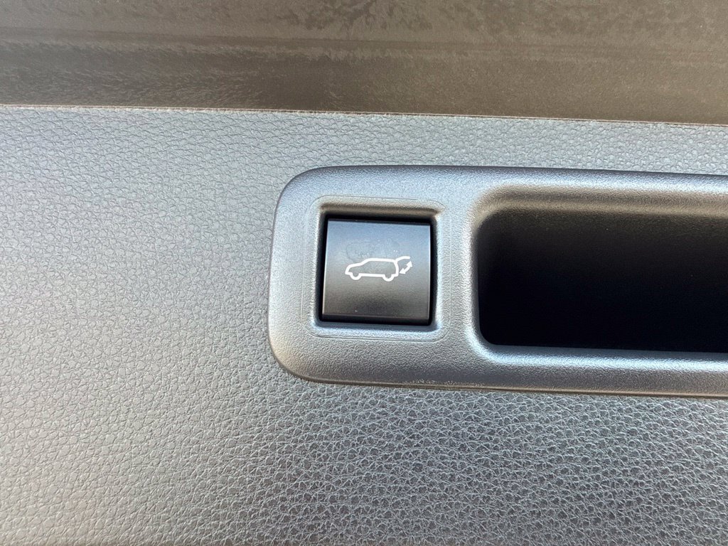 Used 2025 Toyota Highlander XLE AWD/4WD image 22