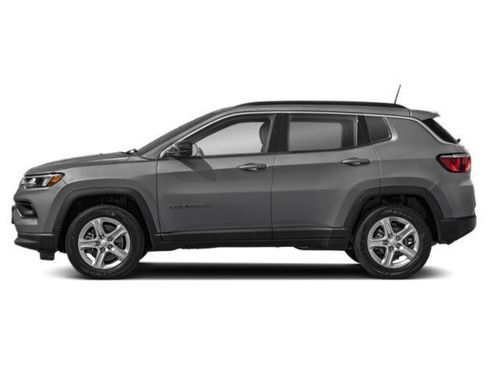 Certified 2023 Jeep Compass Latitude w/ Sun and Sound Group AWD/4WD image 2