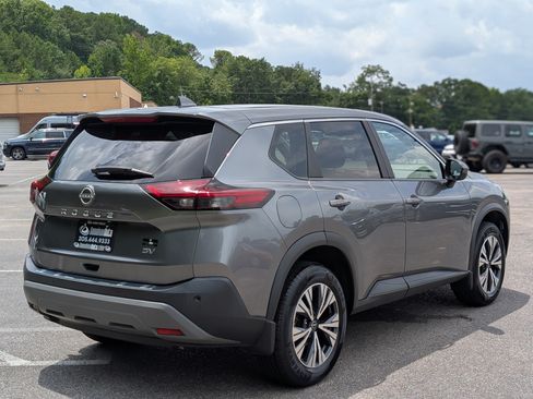 Used 2023 Nissan Rogue SV FWD image 9